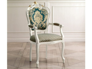 Тканевый мягкий стул с медальоном