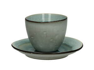 Фарфоровая чашка с блюдцем