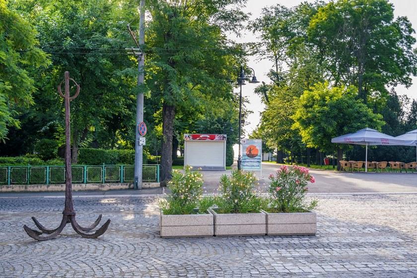 ENCHO ENCHEV - ETE Квадратная кашпо для общественных мест  214  - Вид №2