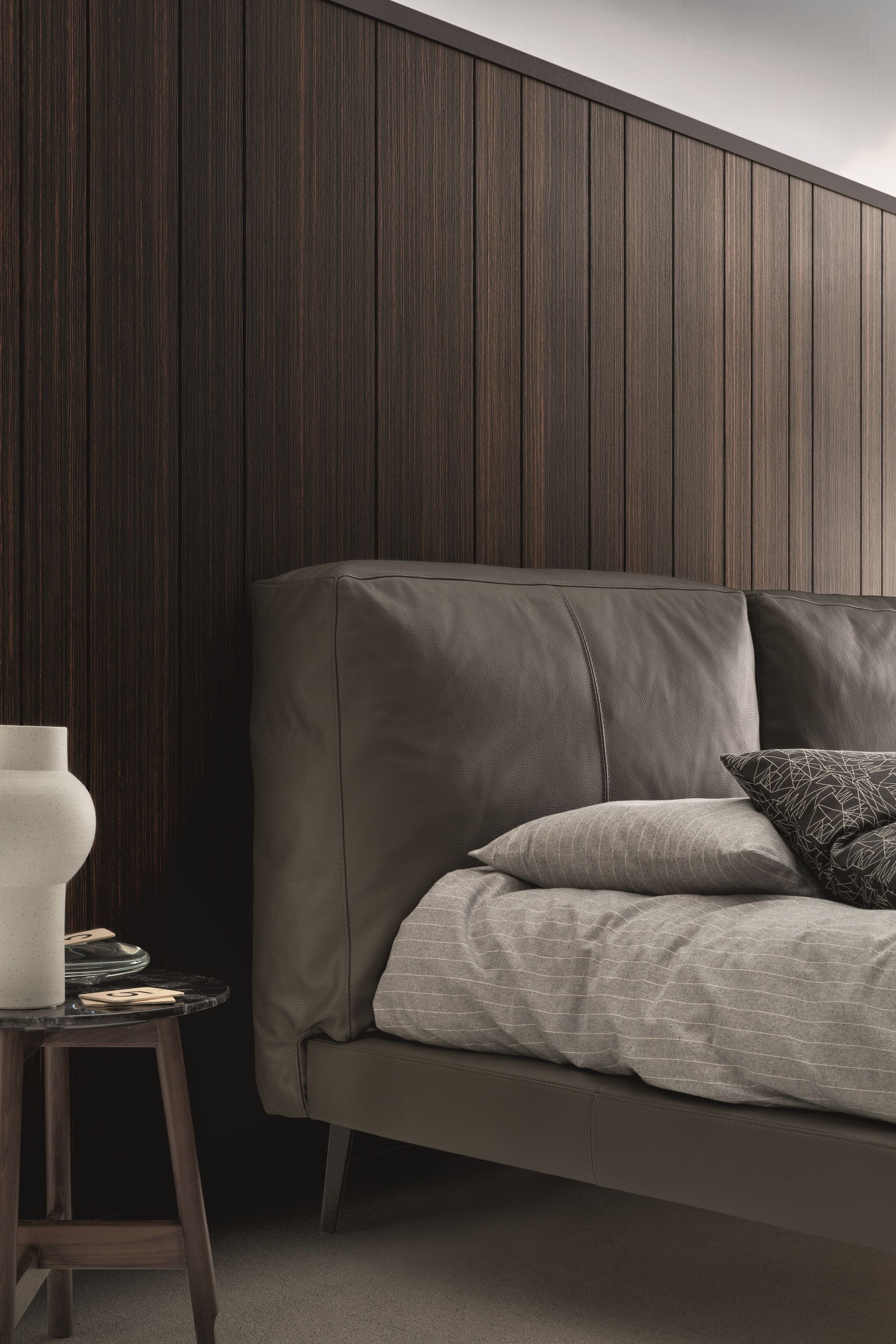 Кожаная кровать с мягким изголовьем Ditre Italia SOUND ARCH-00121375 - Вид №1