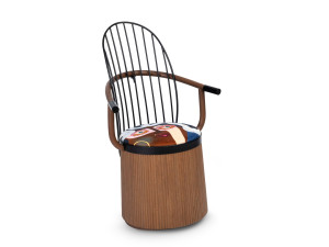 Деревянное кресло-качалка с подлокотниками