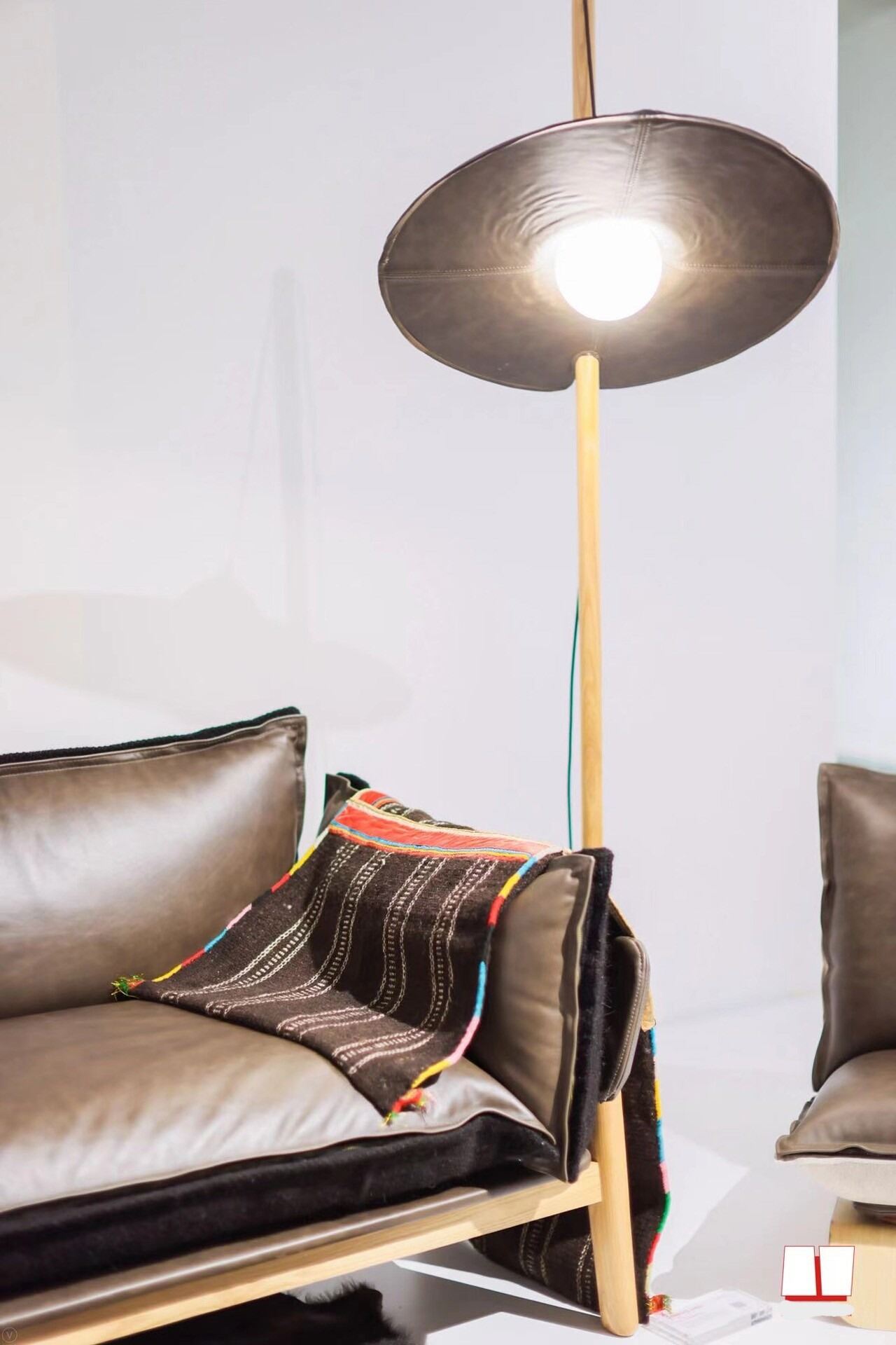 Кожаный диван Як KVN Design Furniture Nomadic ARCH-00051434 - Вид №6