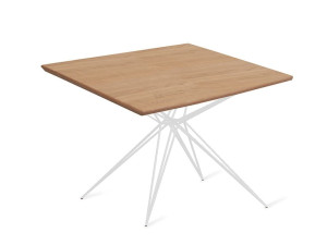 Деревянный квадратный стол