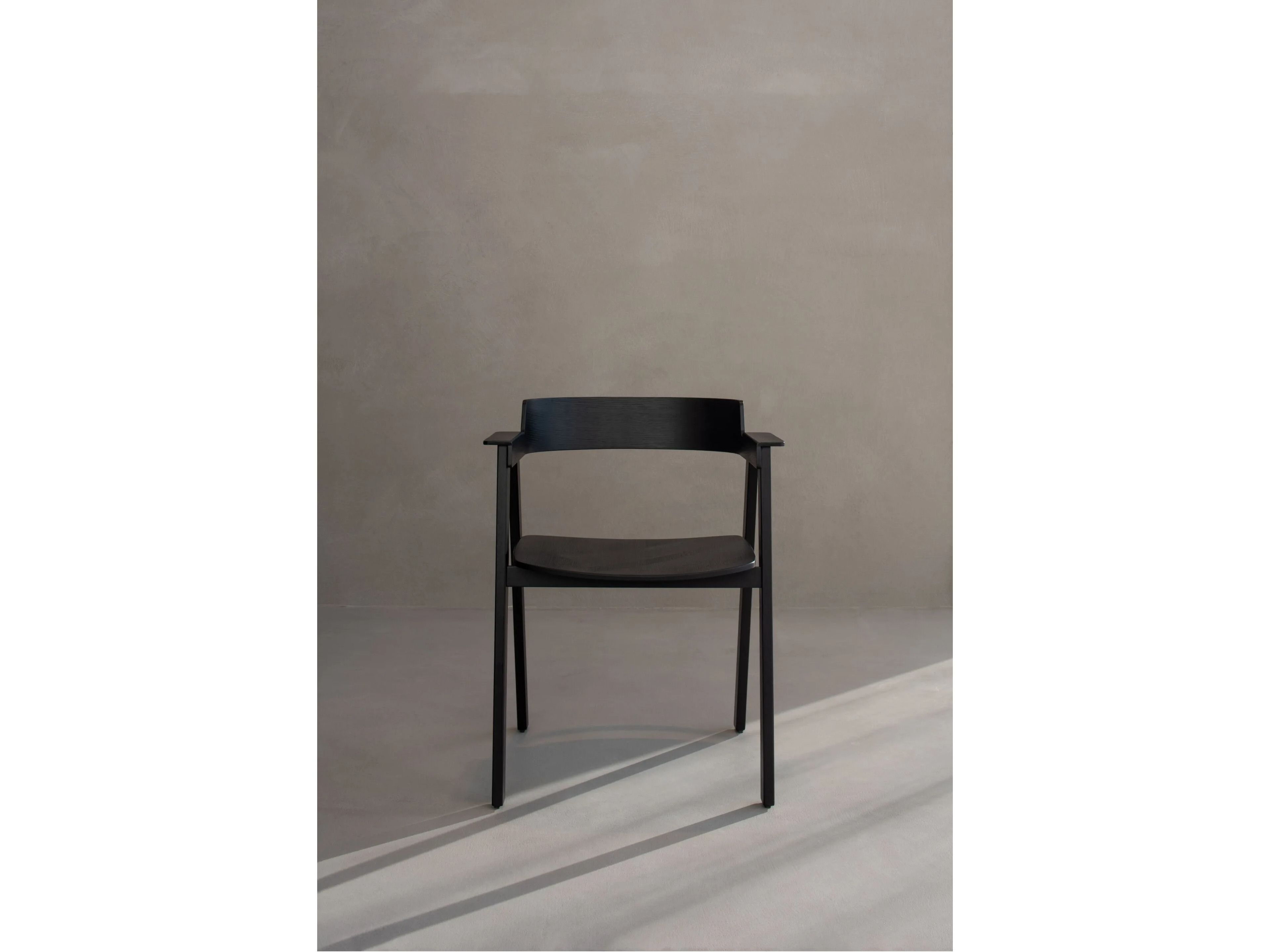 Стул из лакированного дуба с подлокотниками Gazzda FLIP ARCH-00109869 - Вид №22