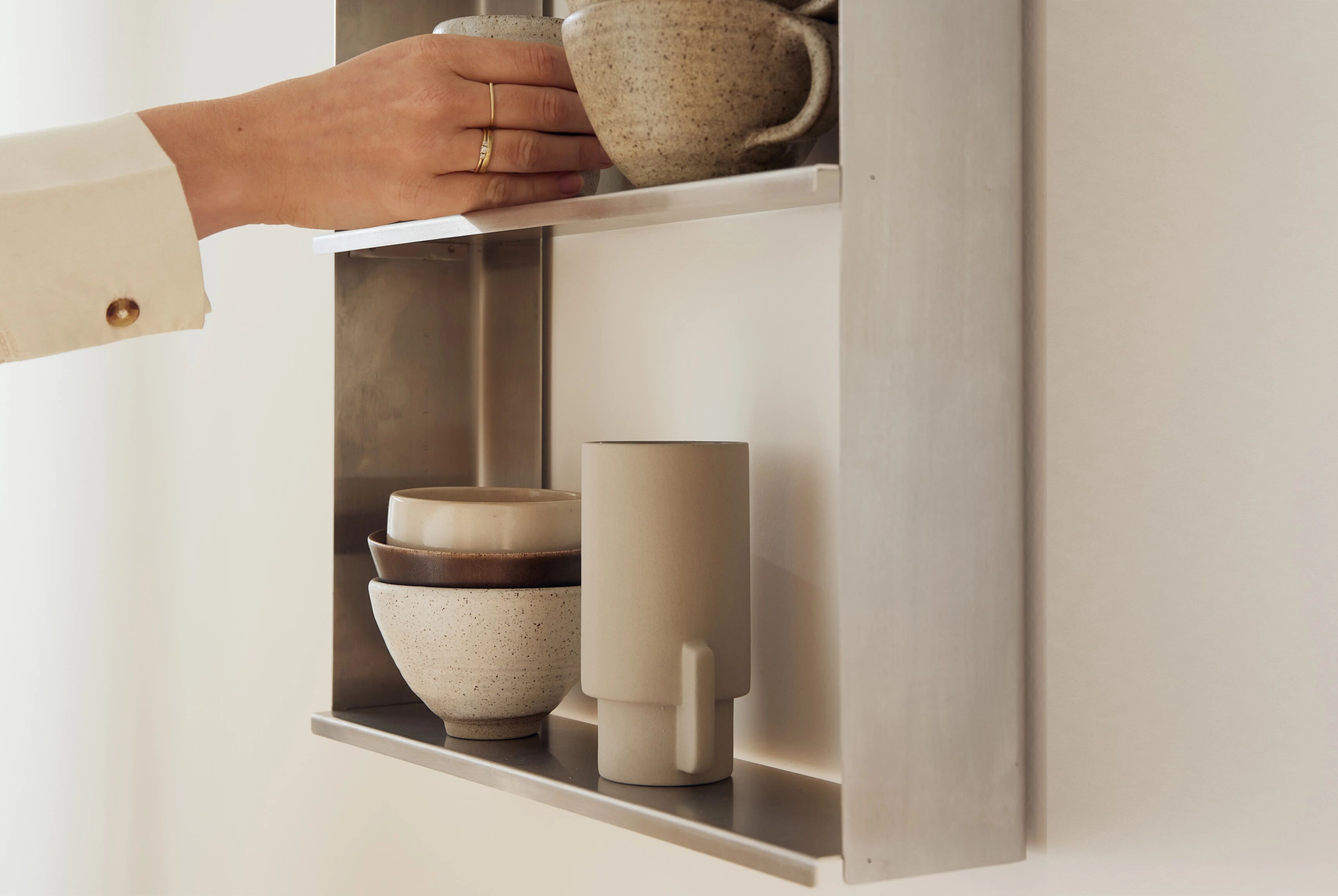 Вертикальный навесной шкаф из нержавеющей стали Form & Refine конус ARCH-00022954 - Вид №6