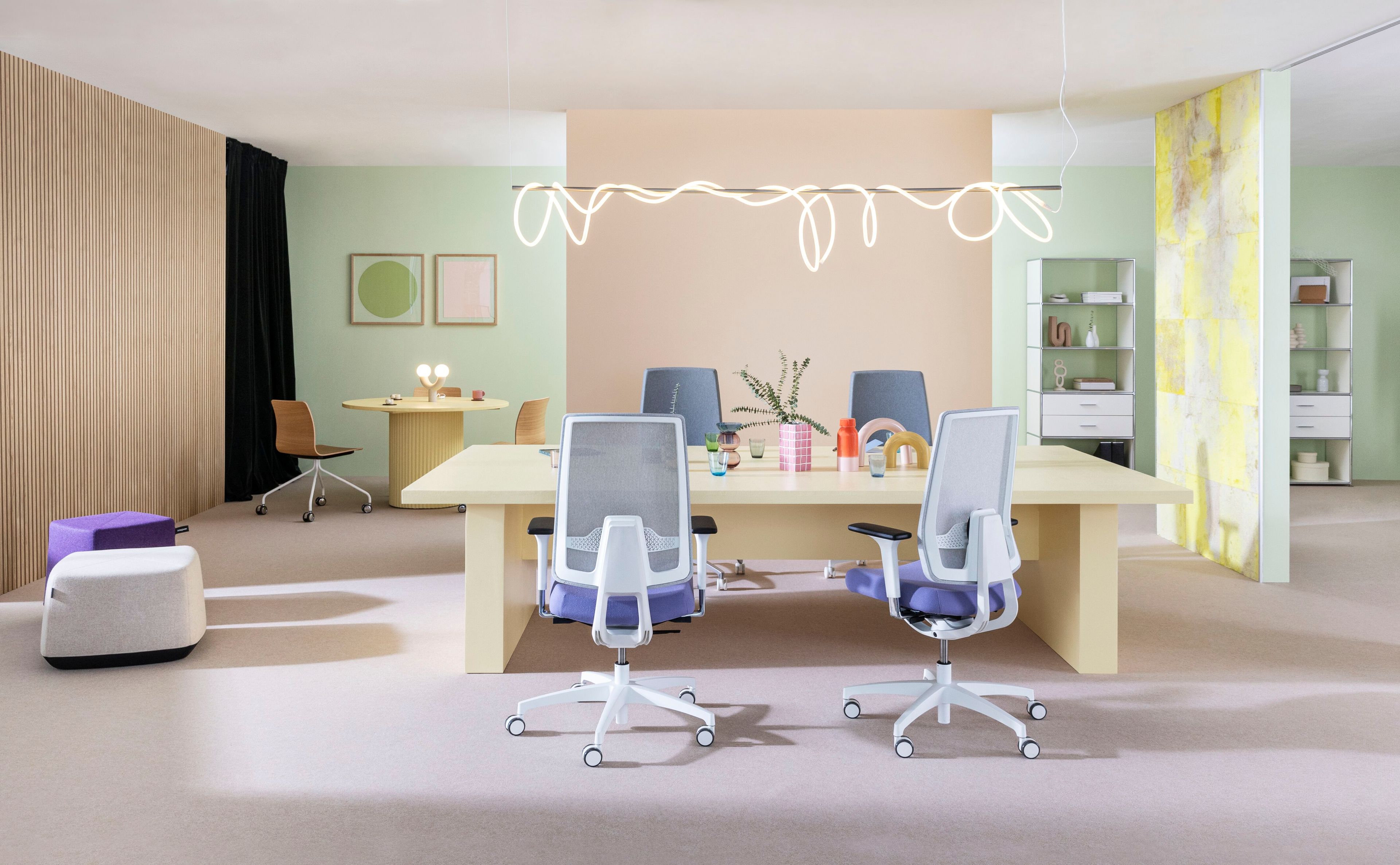 Регулируемое по высоте вращающееся офисное кресло с сетчатой спинкой Dauphin Indeed Automatic ARCH-00110664 - Вид №1