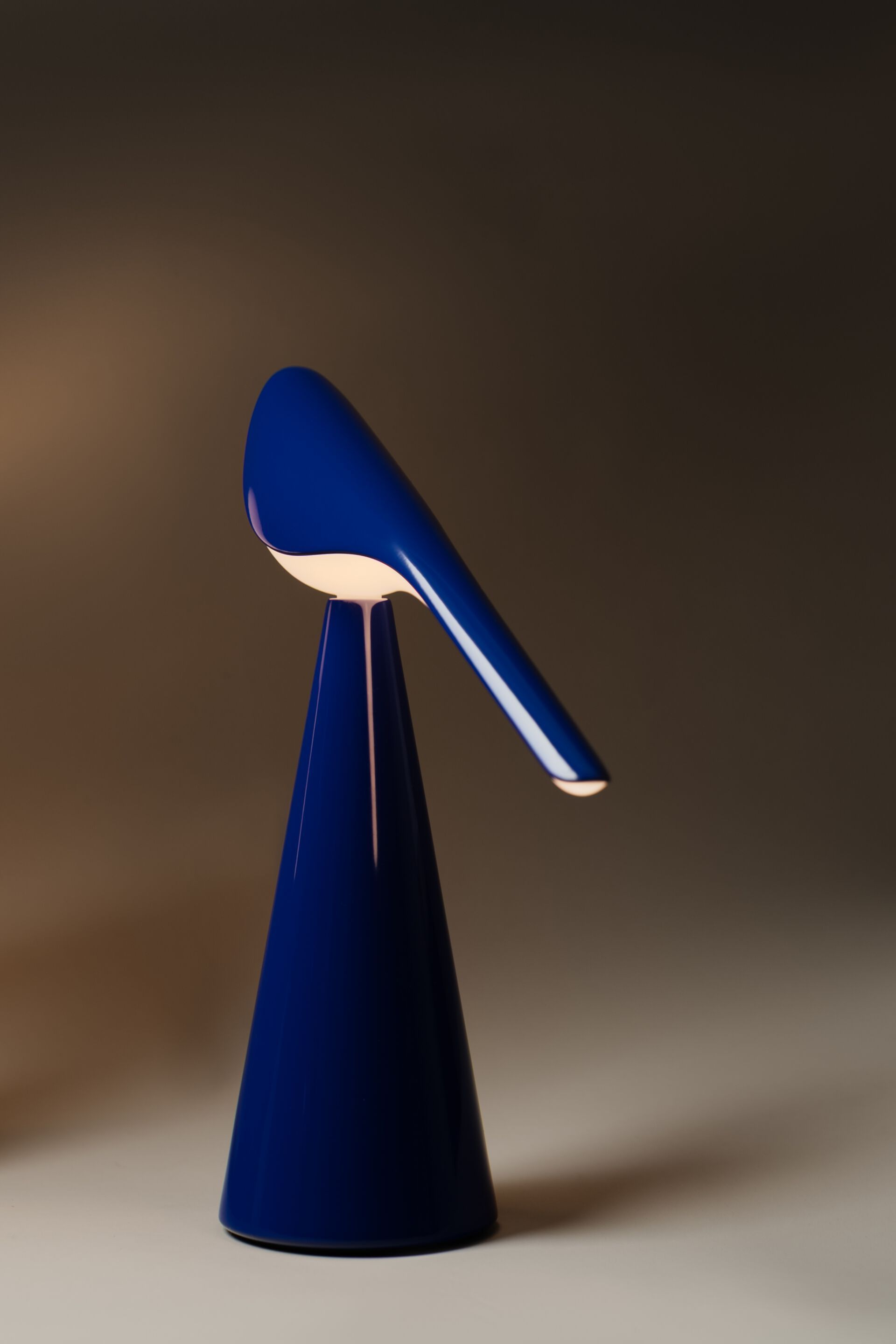 Алюминиевая светодиодная настольная лампа Established&Sons TIKI ARCH-00145932 - Вид №73