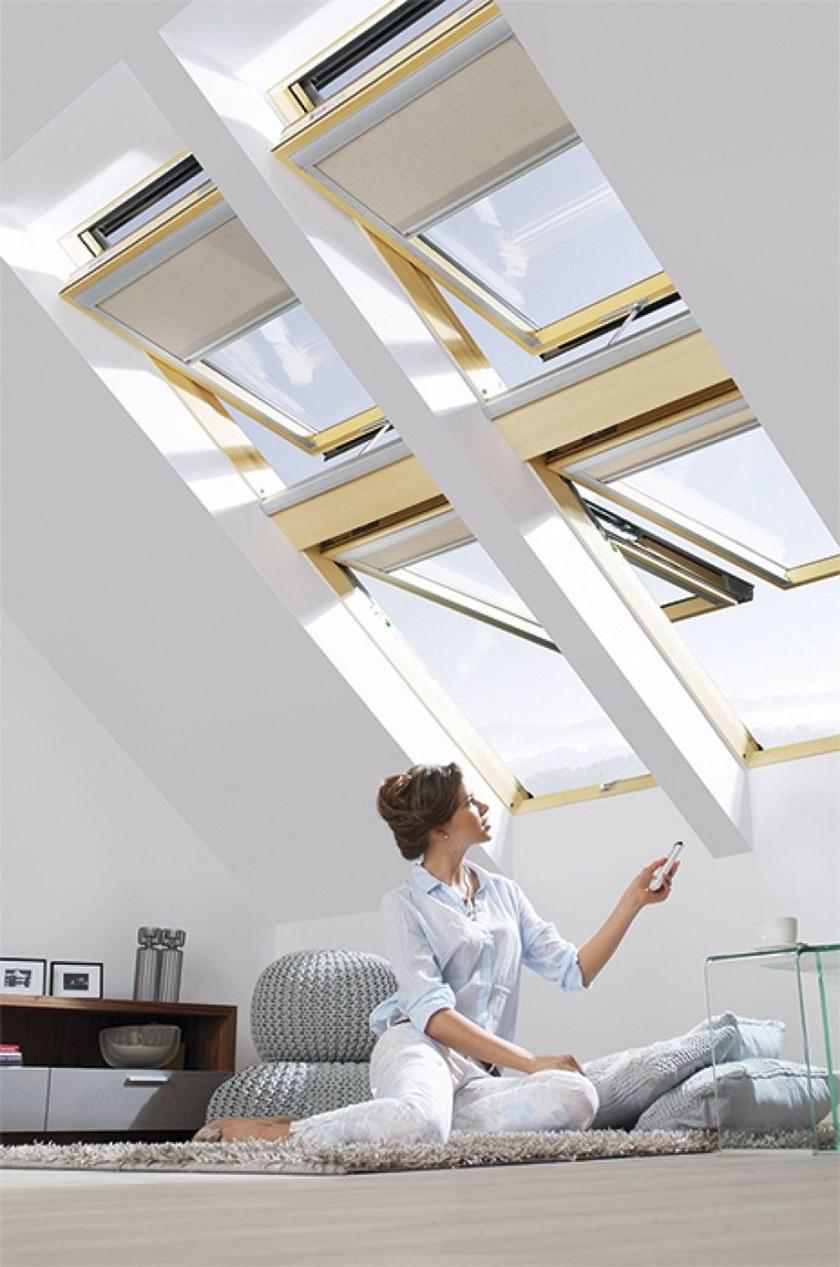 Fakro Распашное мансардное окно из сосны с электроприводом Finestra a bilico sun-id-1416050 - Вид №4