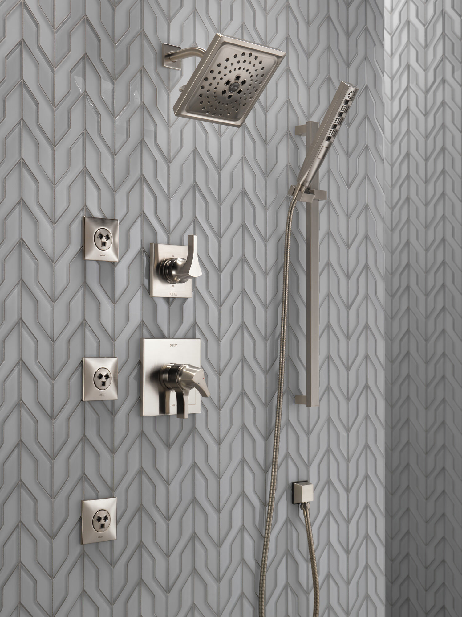 HydraChoice® Body Spray - H2Okinetic® Успокаивающая насадка-спрей Delta Faucet SH5003-SS - Вид №18