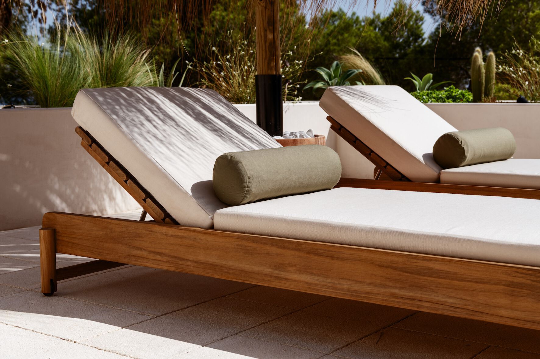 Садовая кровать из тикового дерева с подушками Sunbrella FJAKA Pomalo ARCH-00055129 - Вид №20