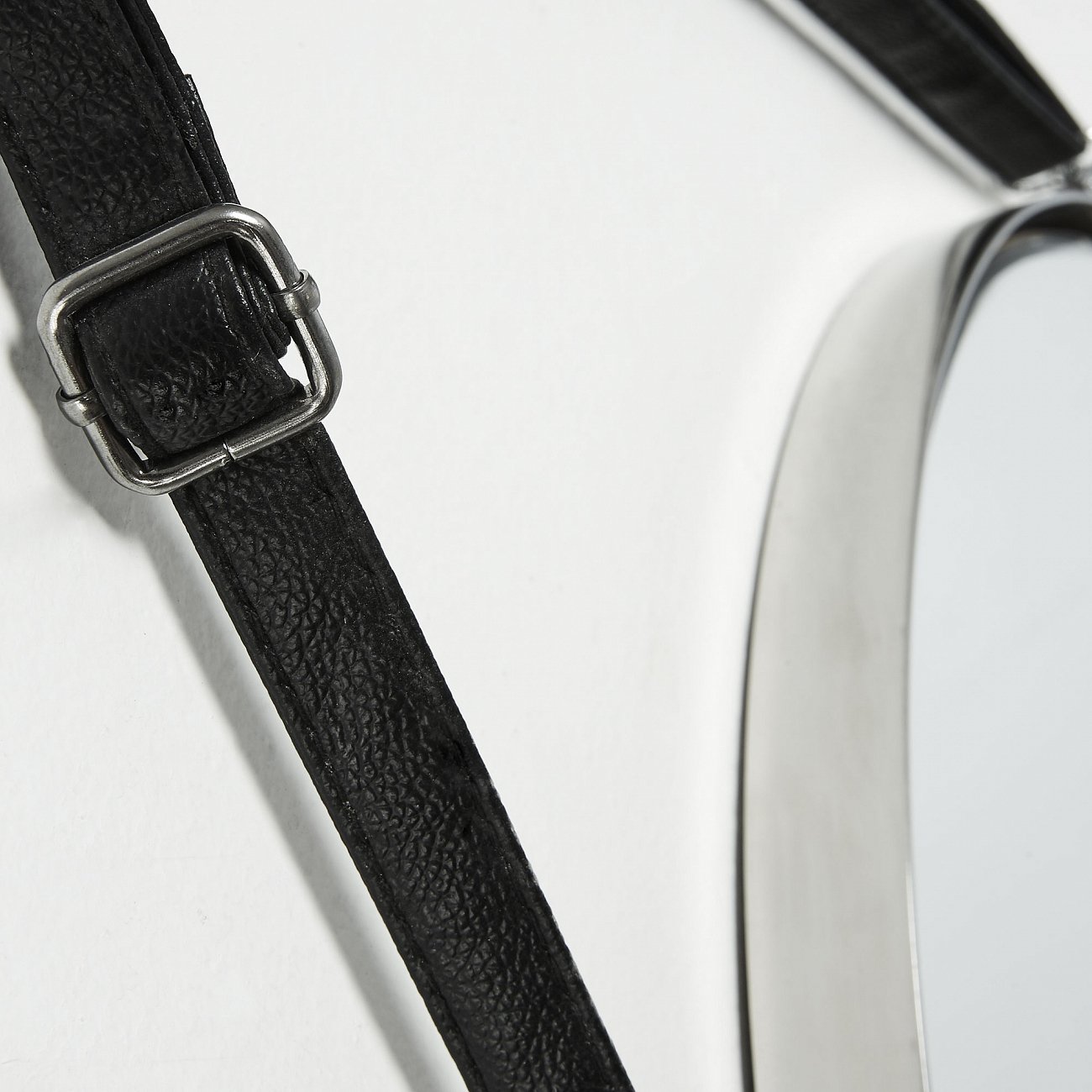 Зеркало на ремне круглое металлическое диаметр 30 см Elne от La Forma LA FORMA ELNE 342858 Натуральный  - Вид №2