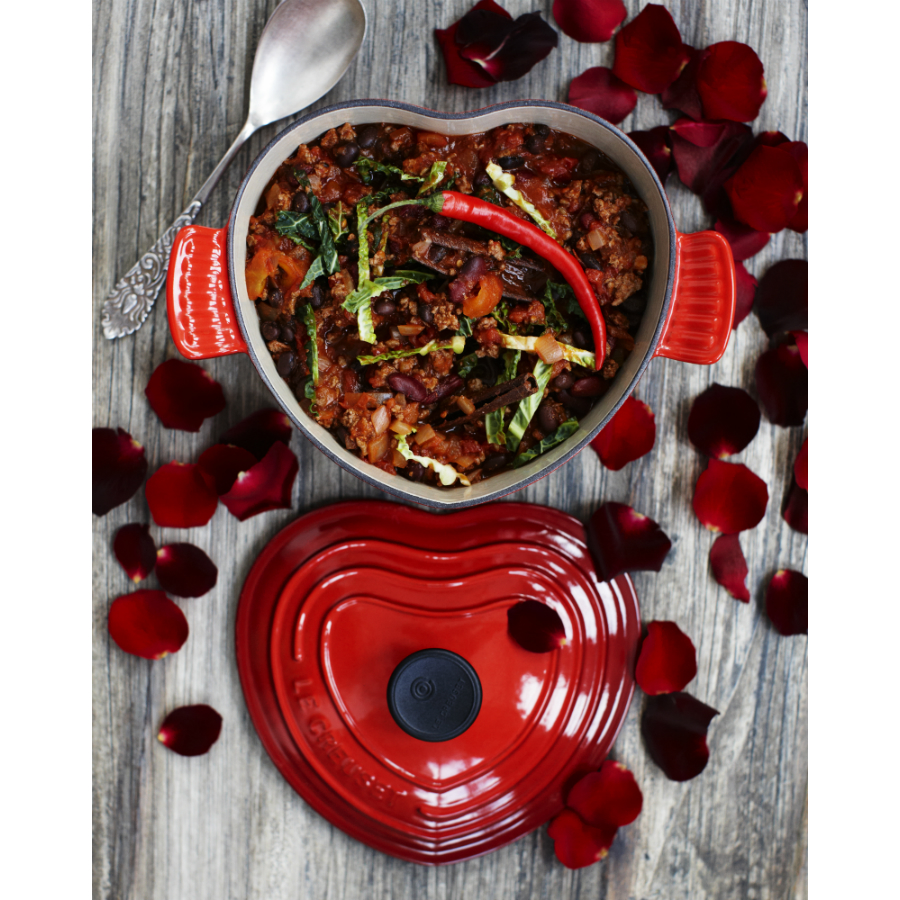 Кастрюля чугунная в форме сердца Le Creuset, Ø20 см, вишневая 25105020602460 - Вид №2