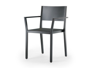 Штабелируемый стул из массива дерева с подлокотниками