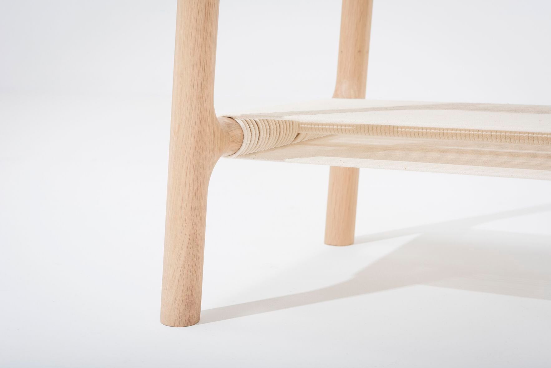 Журнальный столик / тумбочка из дерева и стекла Gazzda Fawn ARCH-00054665 - Вид №5