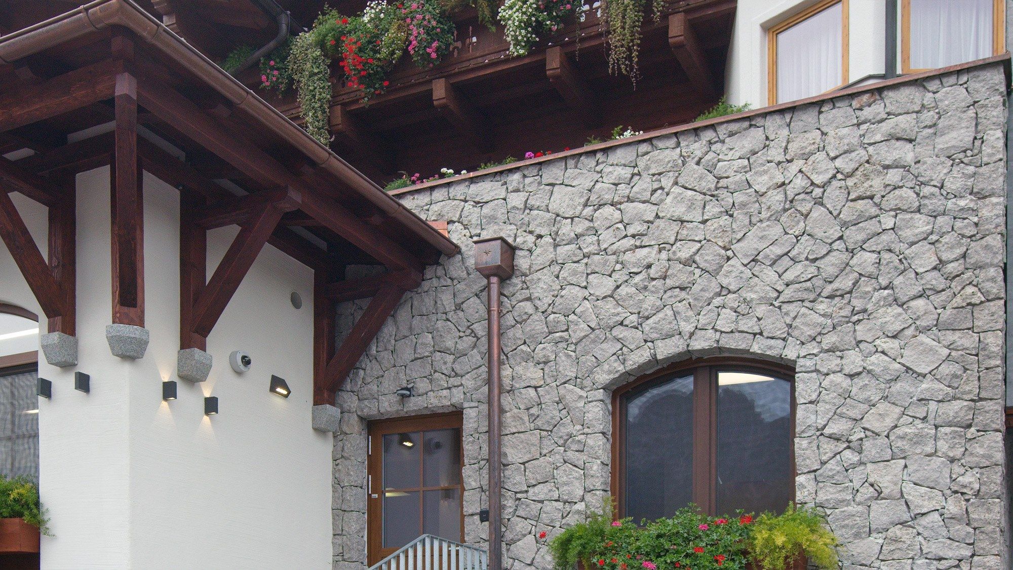 Натуральный каменный элемент для фасада B&B Rivestimenti Naturali камень ARCH-00116203 - Вид №25