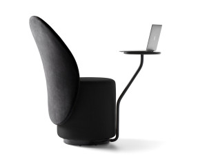 Мягкое кресло с поворотным столом