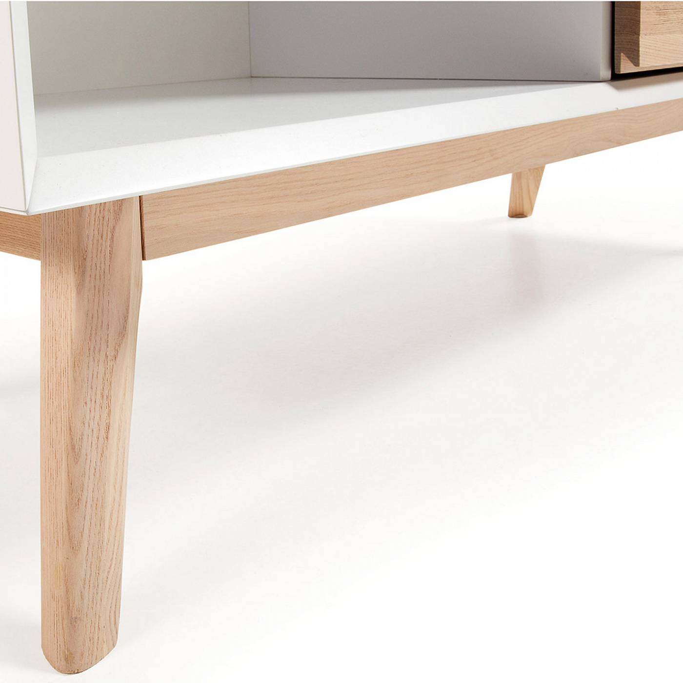 086041 QUATRE Bookshelf 104x152 ash wood, matt white mdf La Forma Eunice - Вид №1