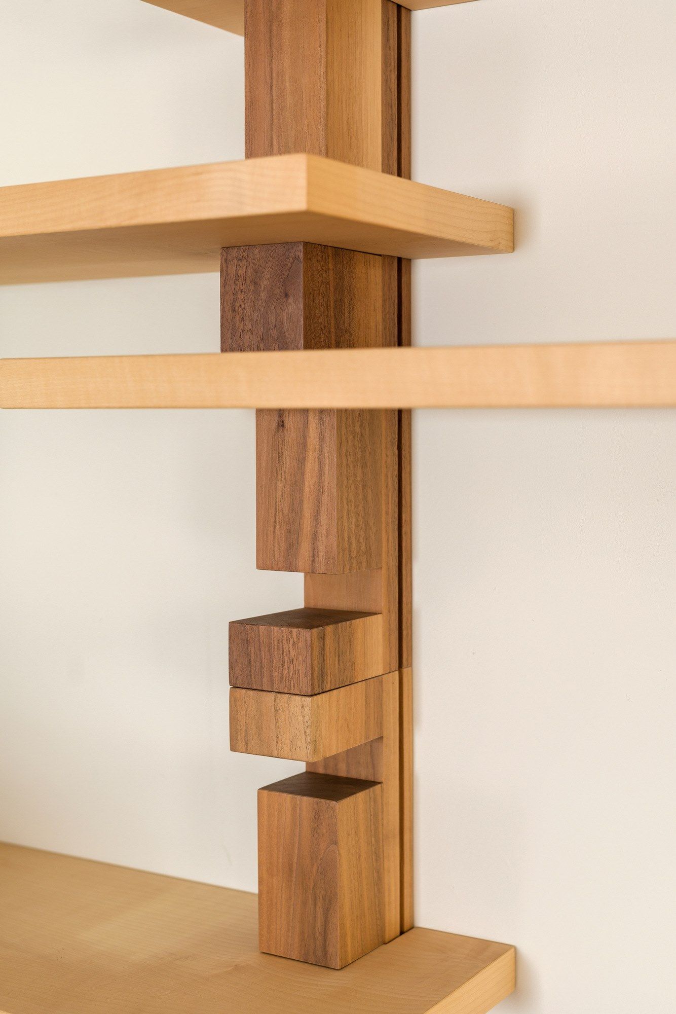 Секционный книжный шкаф из массива дерева Morelato SHARK ARCH-00019316 - Вид №1