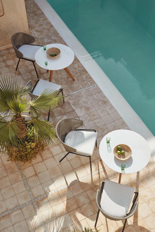 MNST986 Обеденный стол teak nero ⌀125см Manutti Torsa - Вид №20