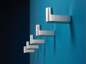 Алюминиевая вешалка для одежды