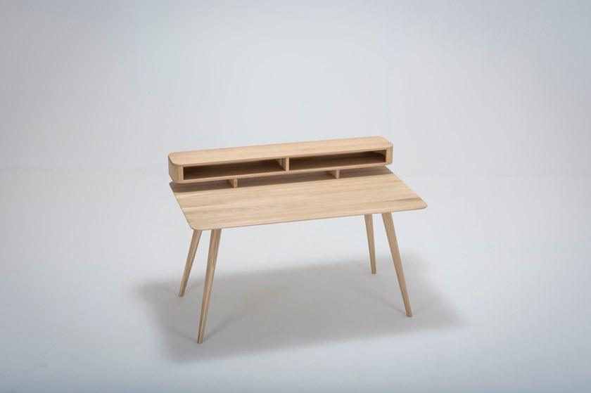 Gazzda Прямоугольный стол из дуба с полками Ena 032 - Вид №4