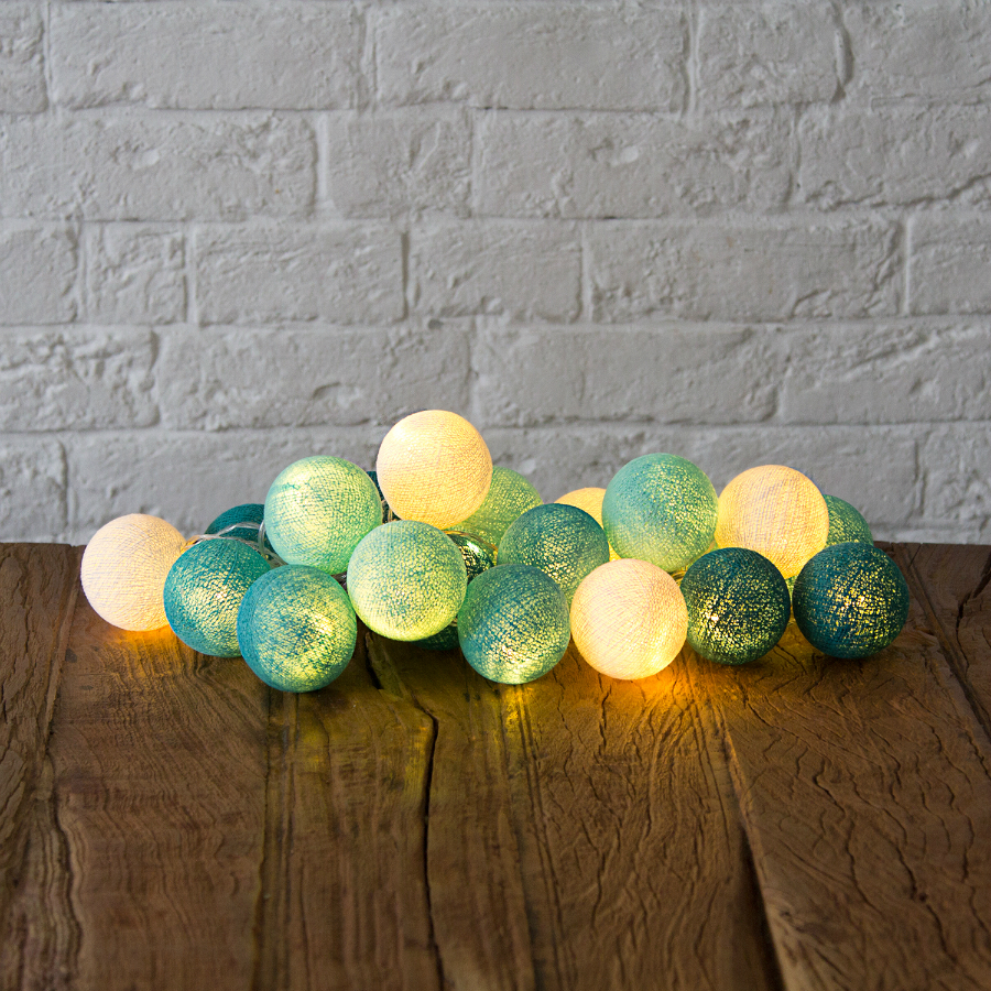 Гирлянда из хлопковых шариков от батареек на 20 лампочек, бирюзовые тона Lares&Penates 1714GB - Вид №1