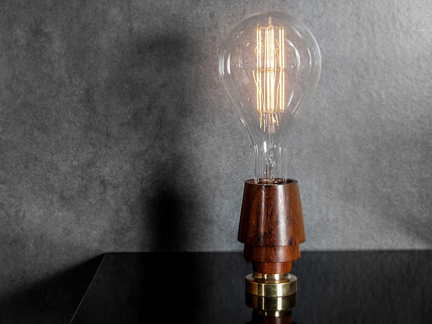 Настольная лампа из дерева и стекла Studio Beam XXL ARCH-00069407