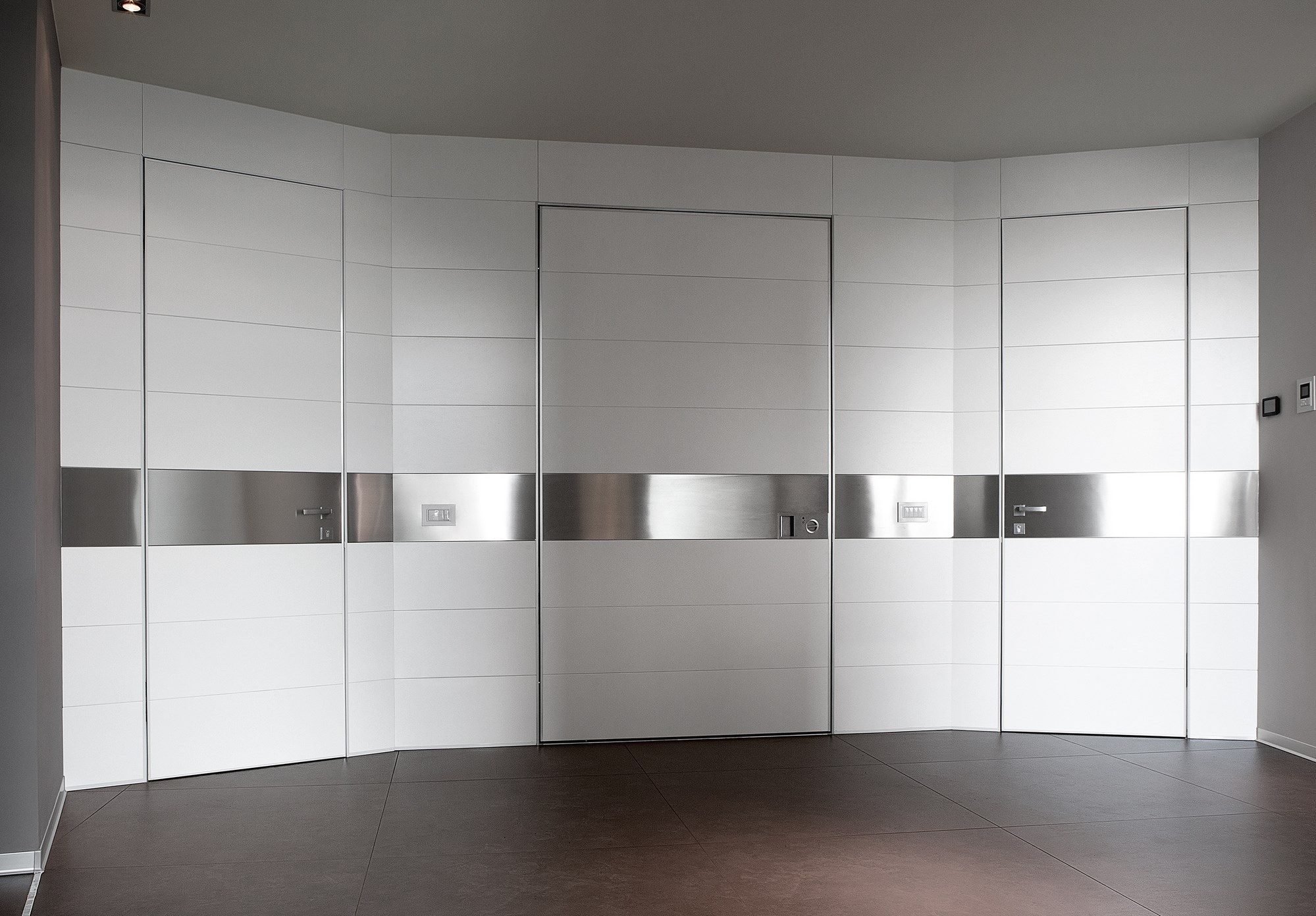 Бронированная дверь с электронным замком Oikos Synua Wall System ARCH-00047101 - Вид №1