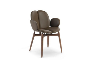 Кожаный мягкий стул с подлокотниками