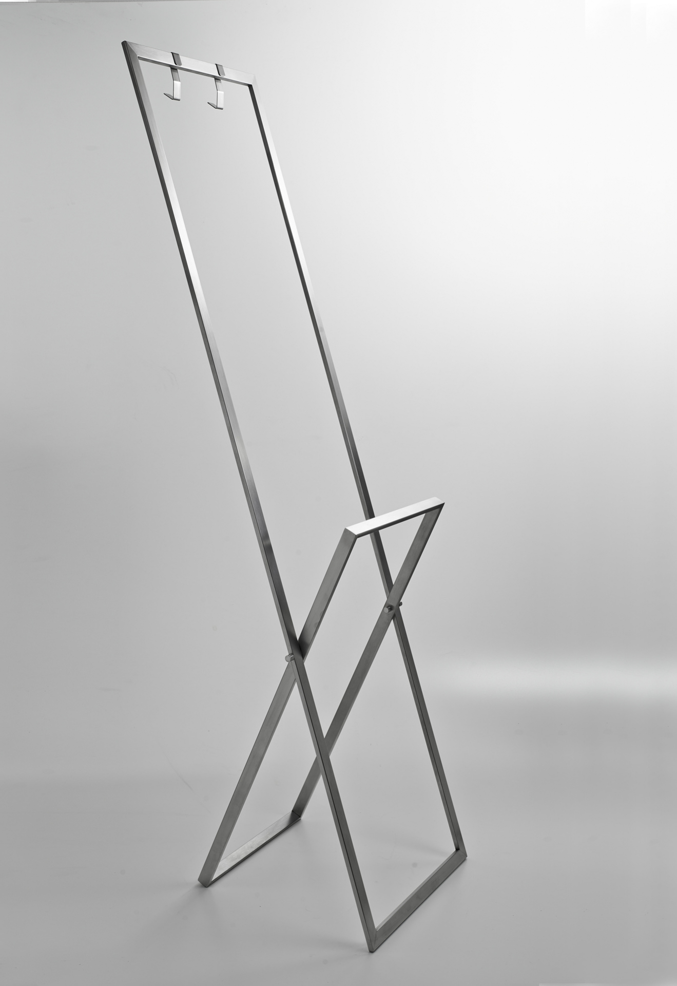 TANA/XL 3SC Подставка для полотенец и халатов со скрещенными ножками из полированной нержавеющей стали Moderno Treesseci 3SC