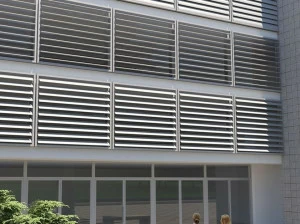 MV Living Регулируемый или фиксированный алюминиевый солнцезащитный крем Schermature verticali