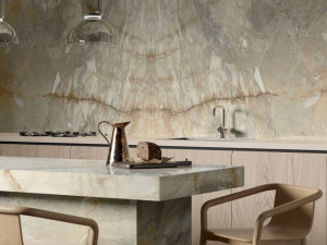 Столешница из керамогранита с мраморным эффектом
