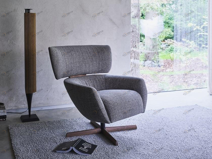 Montis Мягкое тканевое кресло с 4 спицами и подлокотниками George sun-id-1344880