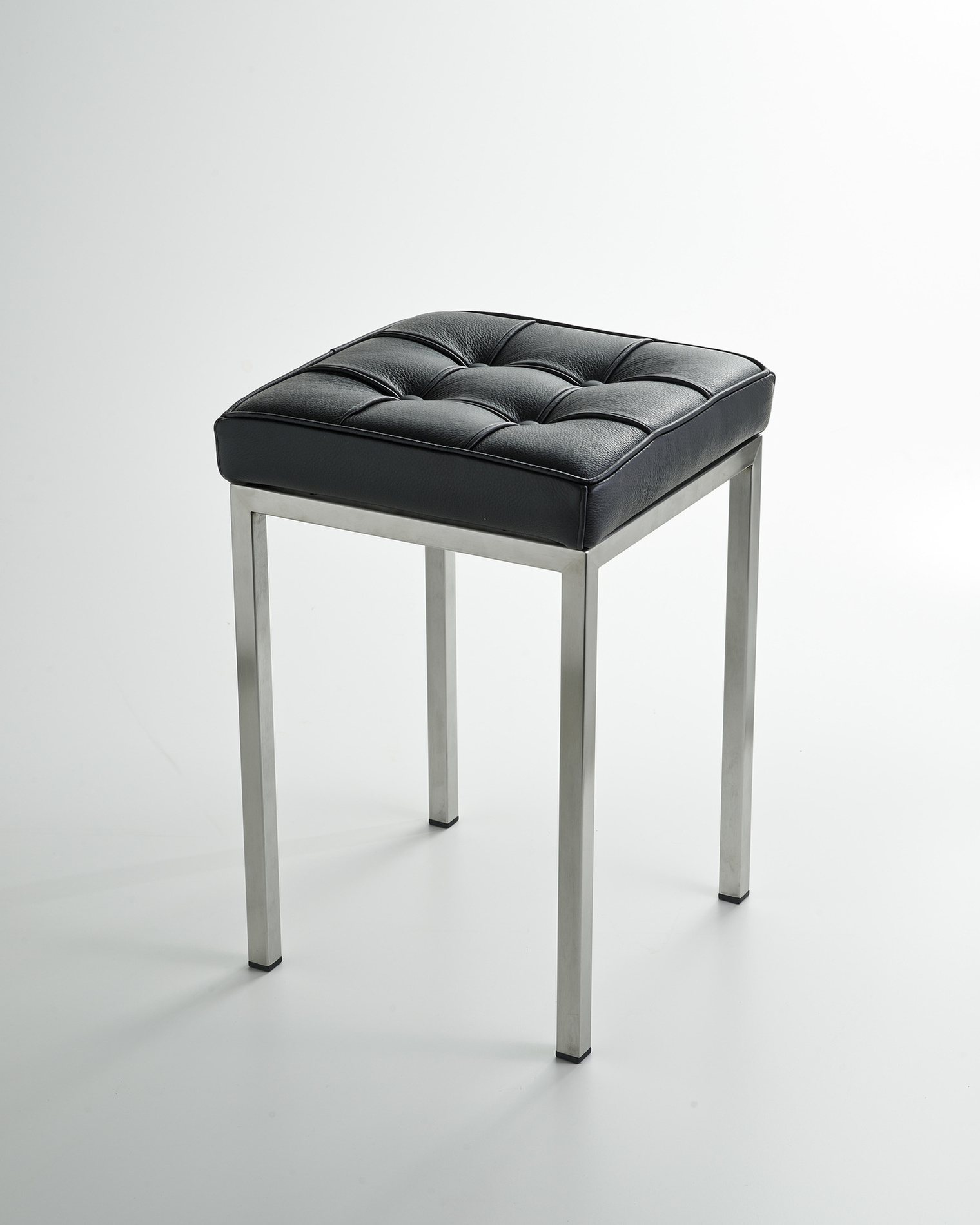 LINO-C/XS/.. 3SC Табурет с 4 ножками из сатинированной нержавеющей стали - Кожаная подушка CAPITONNE Moderno Treesseci 3SC