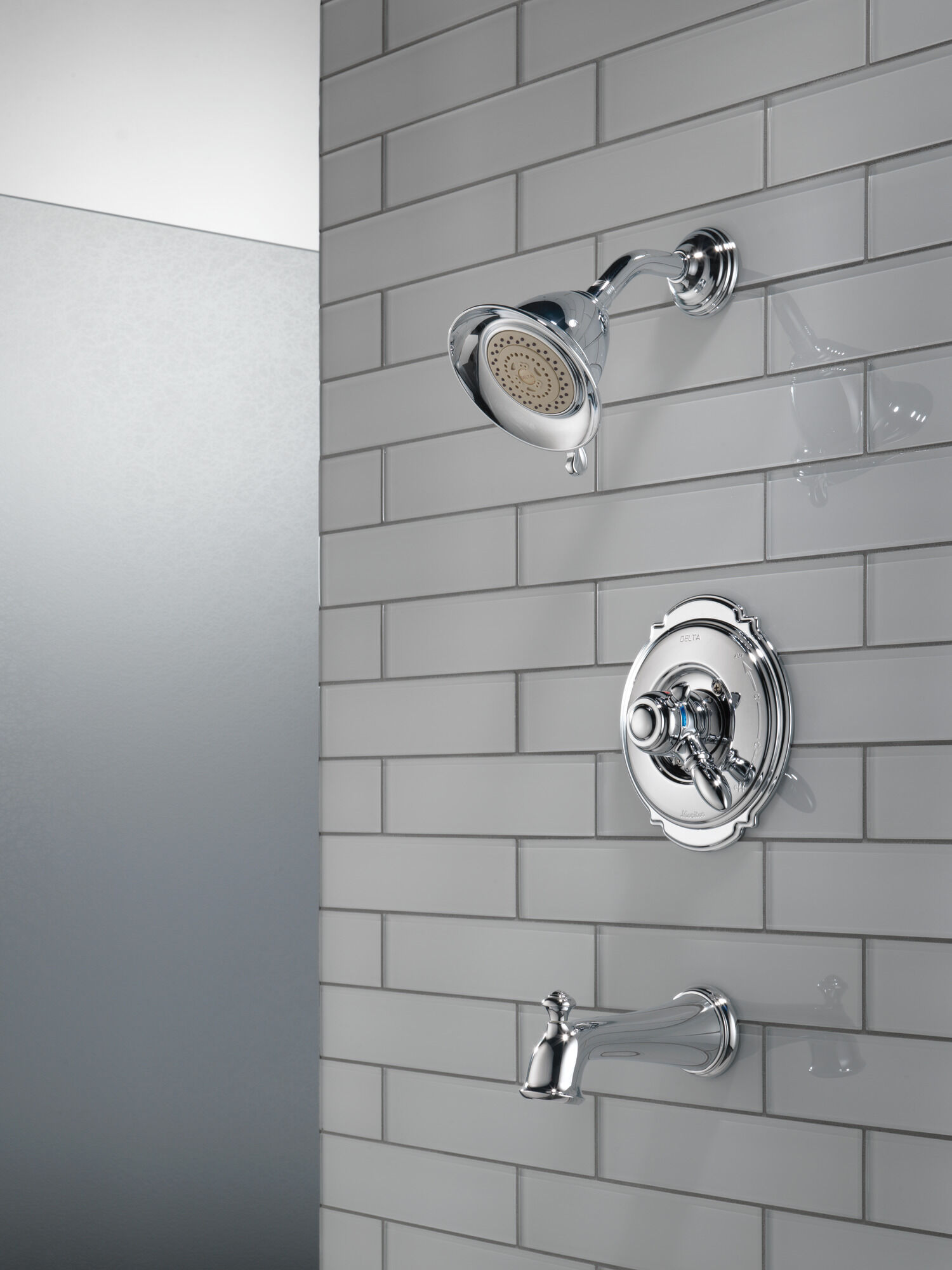 Ванна и облицовка для душа Monitor 17 Series Delta Faucet VICTORIAN T17455-NN - Вид №1