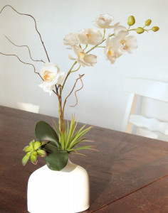 2769 778 a3 Пластиковая орхидея Phalaenopsis в керамической бутылке, 64 см, бежево-белая H-andreas