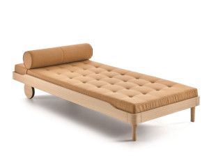 Dormeuse с каркасом из бука и набивкой из ткани