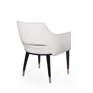 Мягкий бархатный стул с подлокотниками