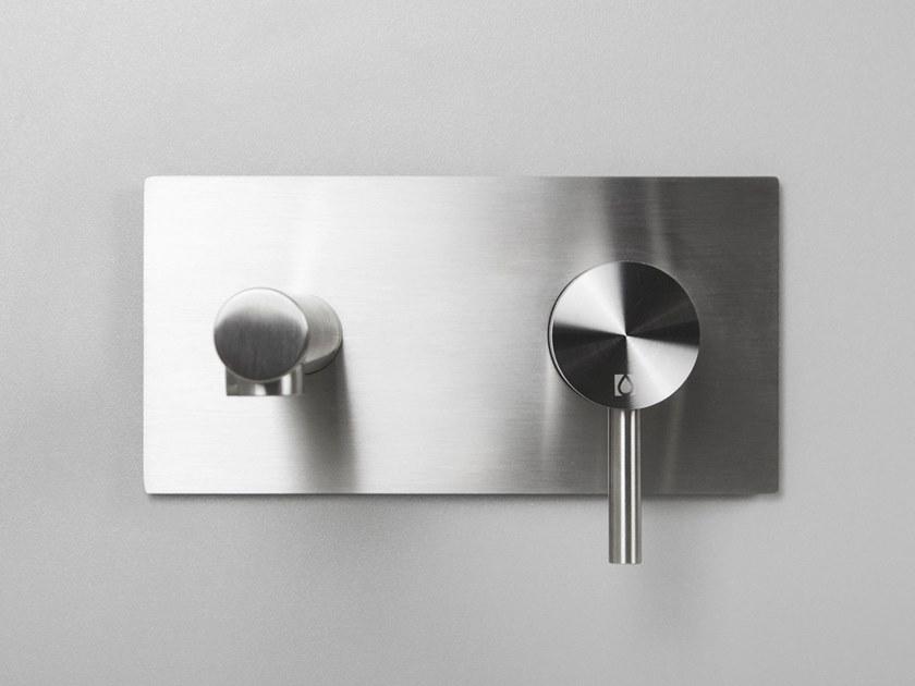 Super Inox Смеситель для умывальника настенный на 2 отверстия с тарелкой Dmb 0031197x - Вид №1