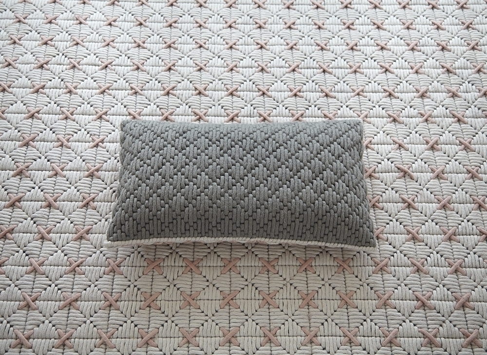 006135 Подушка Rose - Light grey 60x35 GAN Silai Silaï - Вид №1