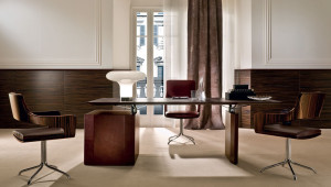 Деревянный направленный прямоугольный стол