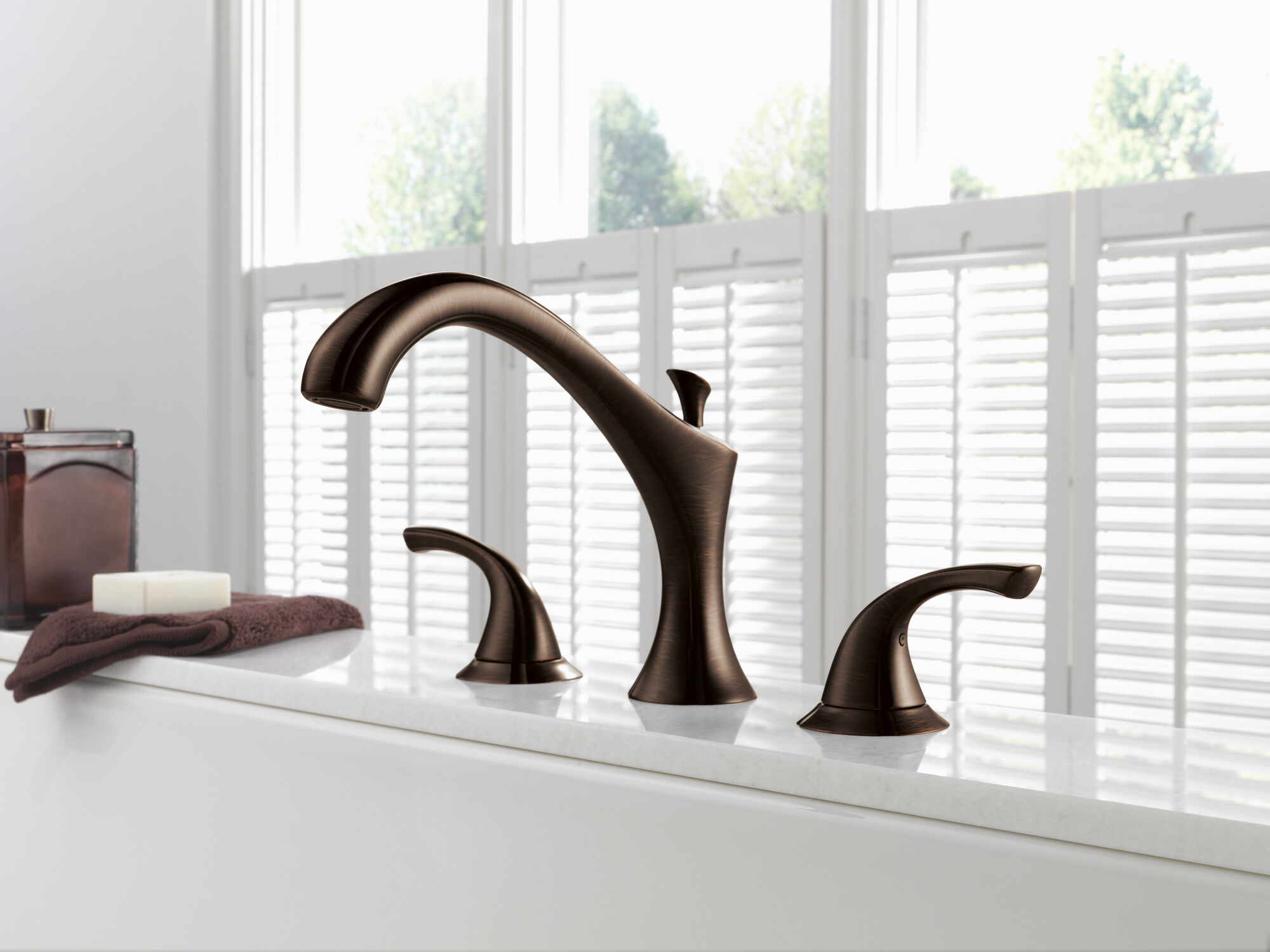 T2792-RB Римская ванна Delta Faucet Addison Венецианская бронза  - Вид №5