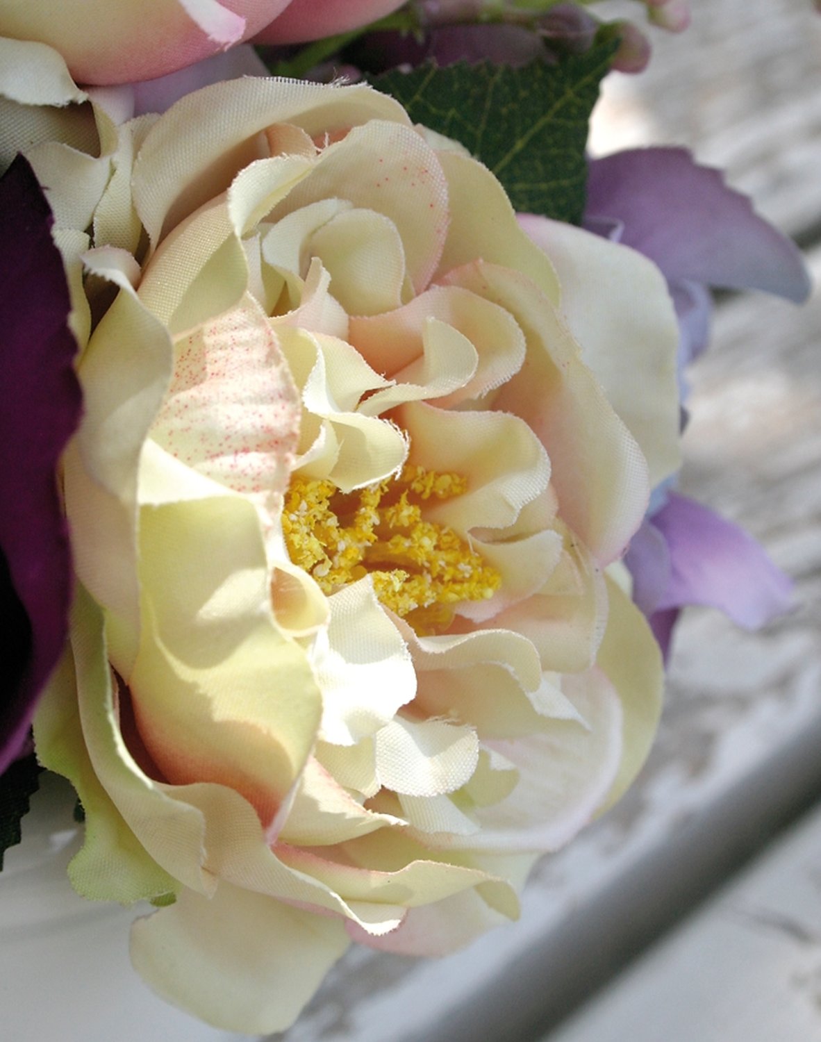 2292 788 a3 Композиция из искусственных пионов в керамическом горшке, 17 см, бежево-зеленая H-andreas  - Вид №3