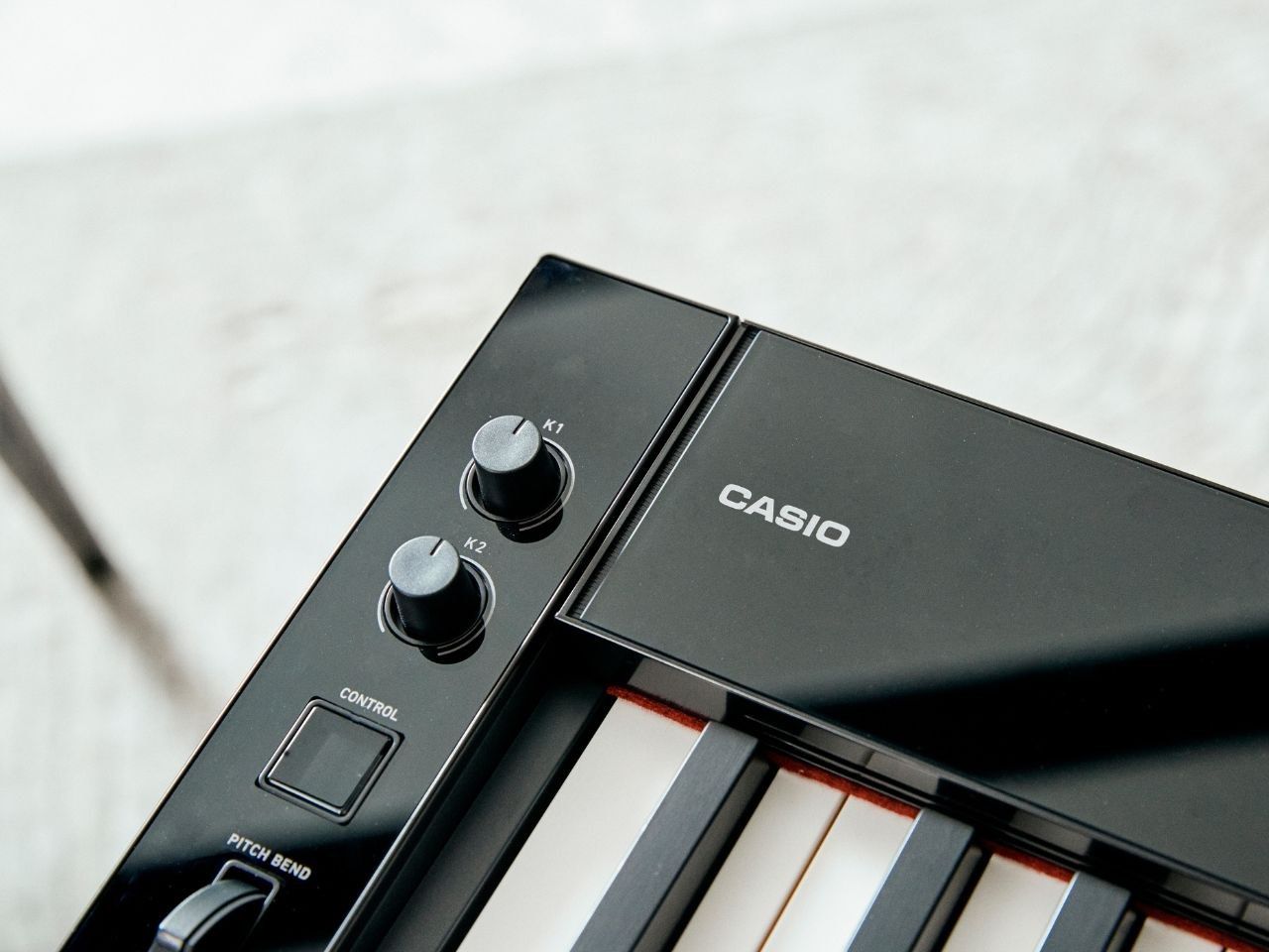 Черное и ореховое цифровое пианино CASIO MUSIC Privia ARCH-00071134 - Вид №3