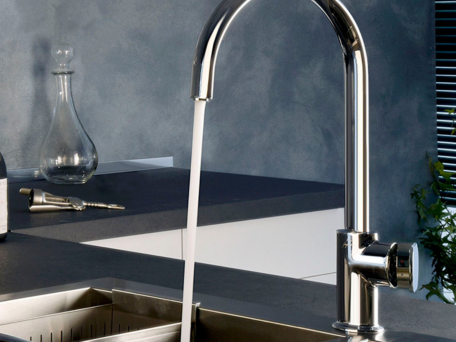 Однорычажный смеситель для кухни с поворотным изливом GUGLIELMI RUBINETTERIE AG ARCH-00112934 - Вид №1