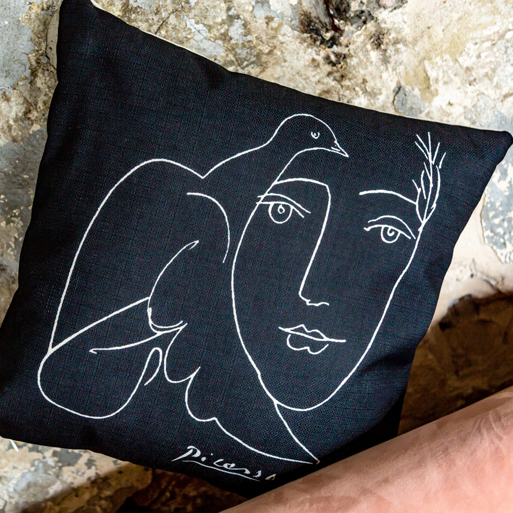 4314213 Арт-подушка «Лицо Мира» Object Desire  - Вид №1