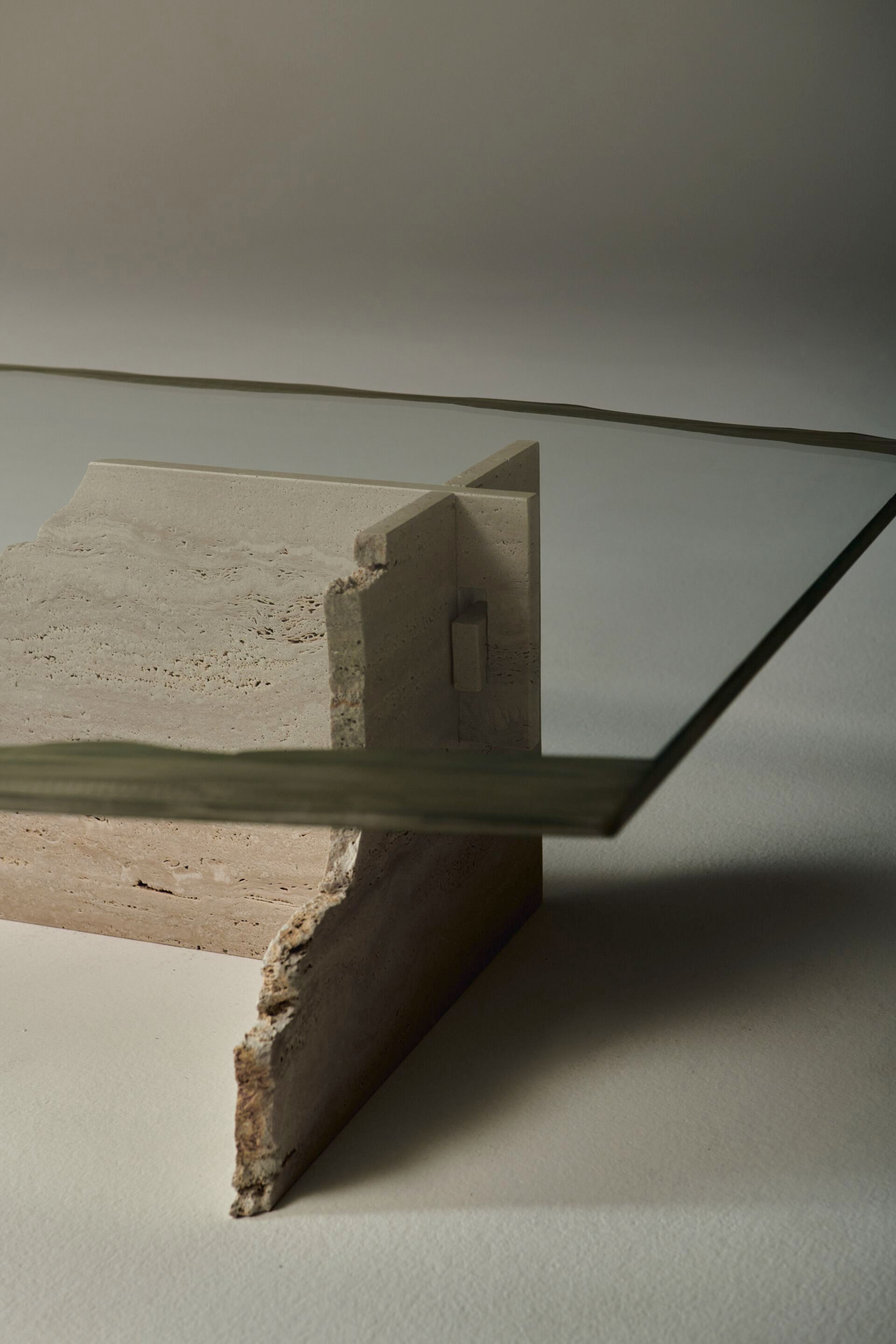 Прямоугольный журнальный столик из травертина и стекла ARTE VENEZIANA пещера ARCH-00018143 - Вид №4