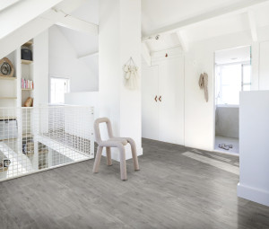 Нескользящий виниловый пол с эффектом дерева