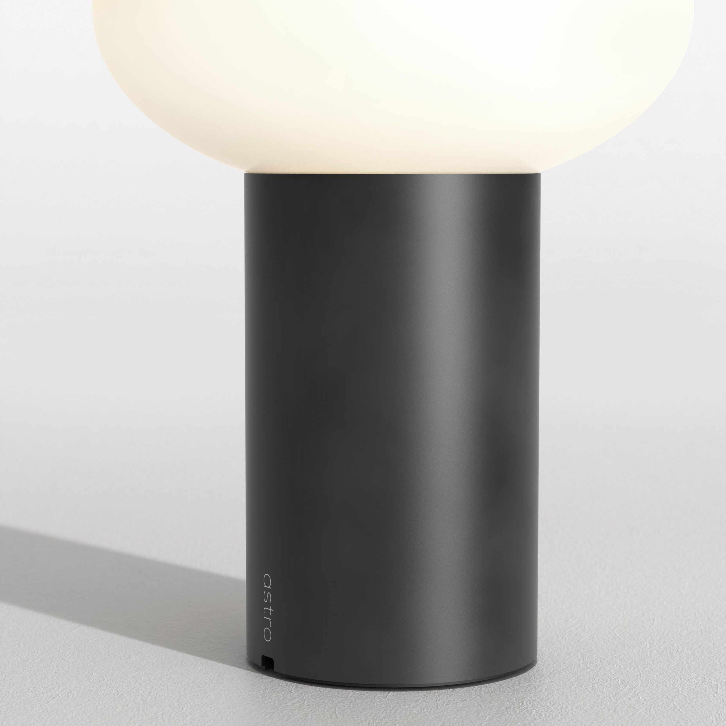 Алюминиевая светодиодная настольная лампа с батарейным питанием Astro Lighting Zeppo ARCH-00091442 - Вид №1