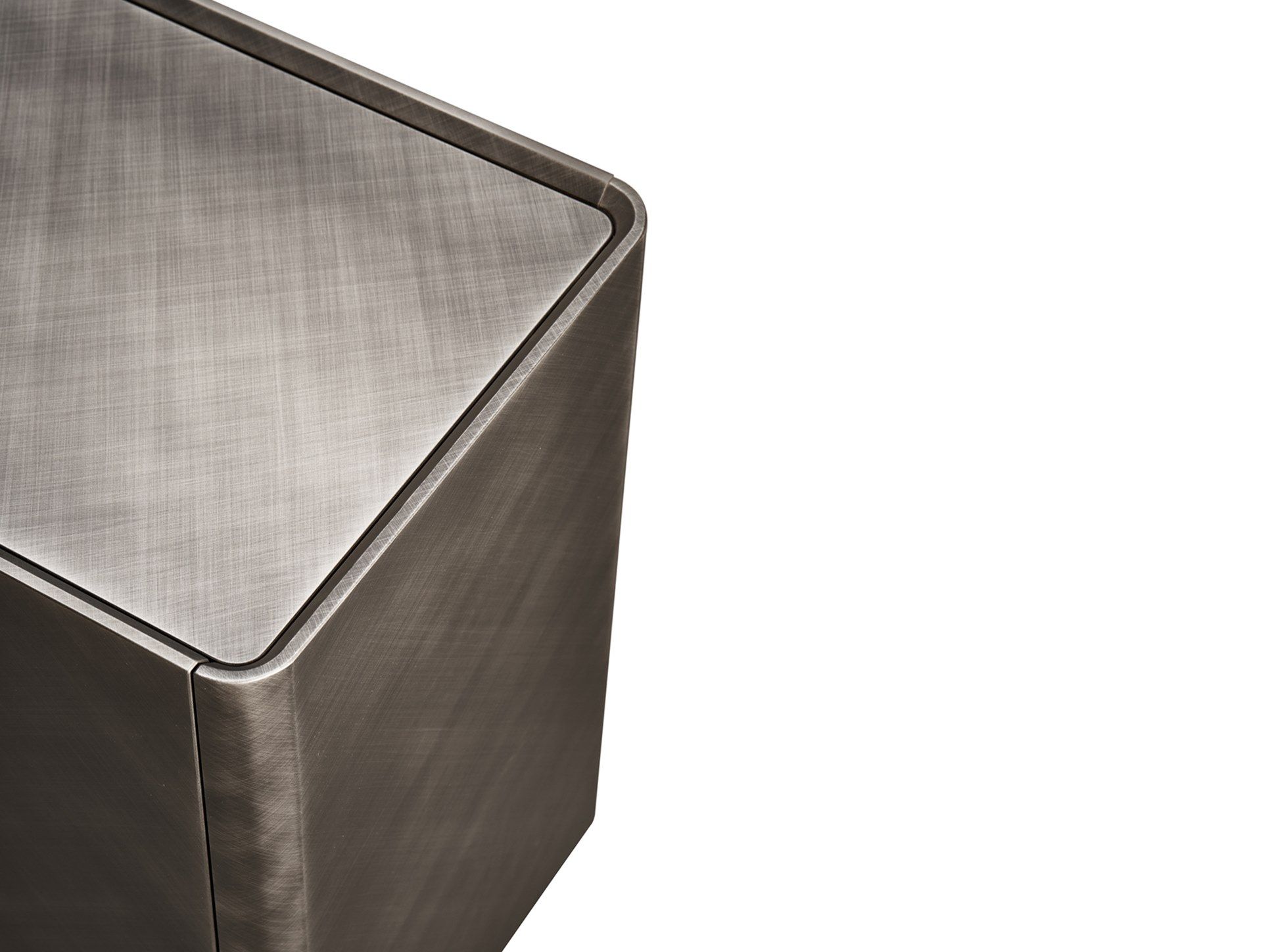 Шкаф с лакированными распашными дверями EFORMA ALMA ARCH-00007863 - Вид №2